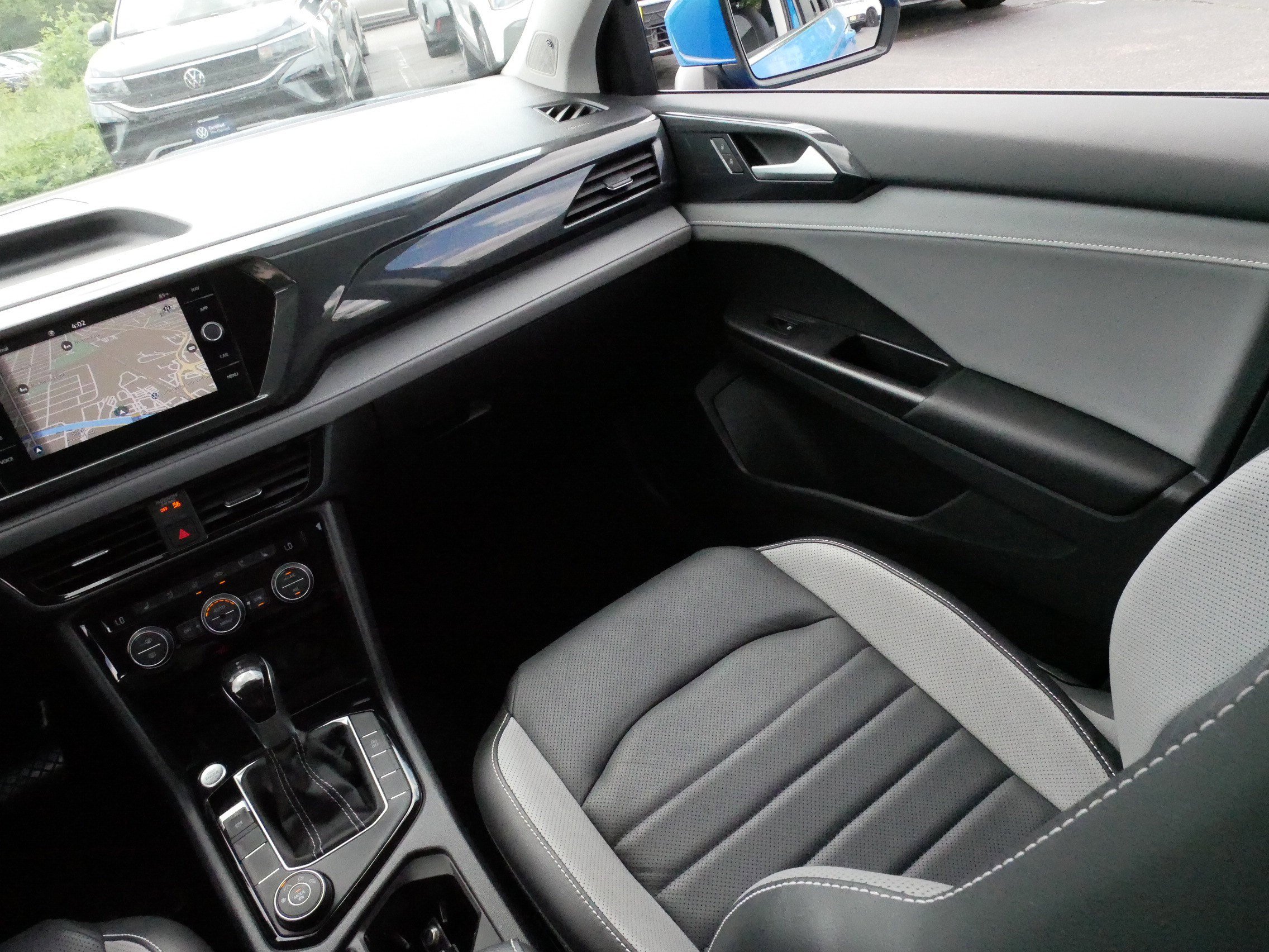 Certified 2022 Volkswagen Taos SEL w/ Panoramic Sunroof Package AWD/4WD image 12