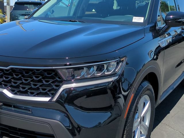 Used 2023 Kia Sorento LX FWD image 9