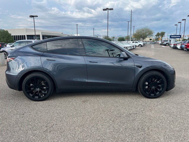 Used 2023 Tesla Model Y 2WD image 2