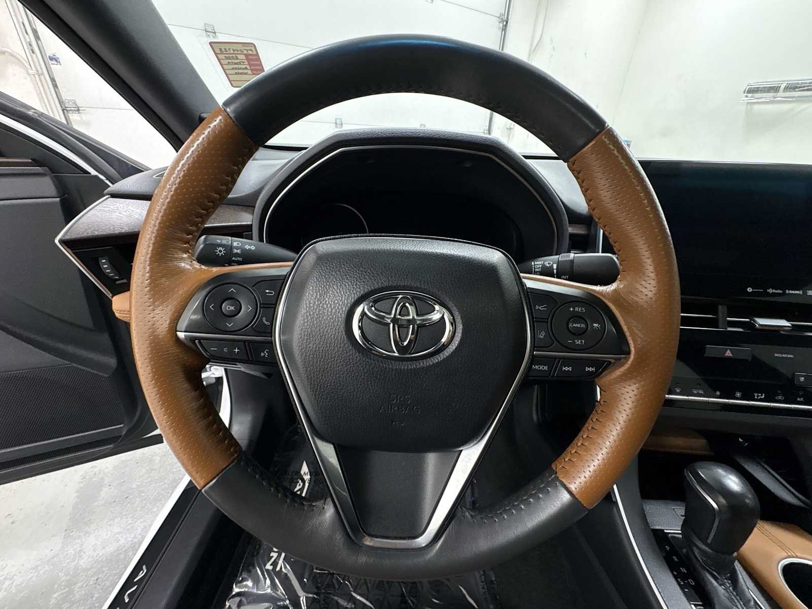 Certified 2020 Toyota Avalon Limited w/ Advanced Safety Package FWD image 16