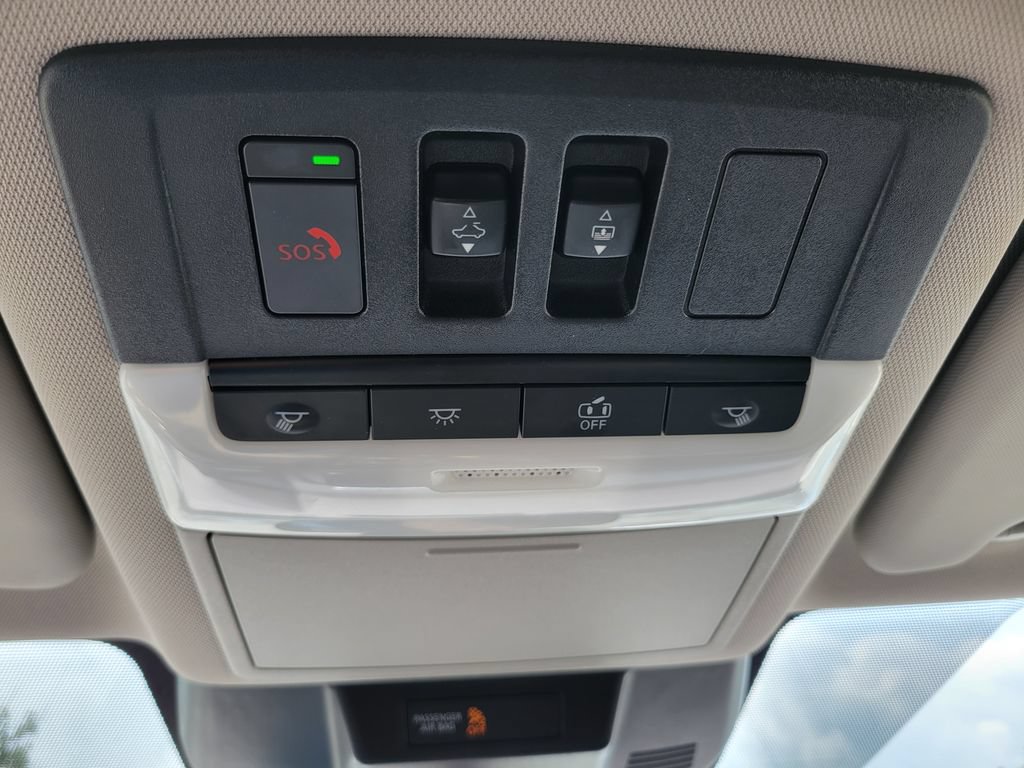 Used 2021 Nissan Rogue SV AWD/4WD image 19