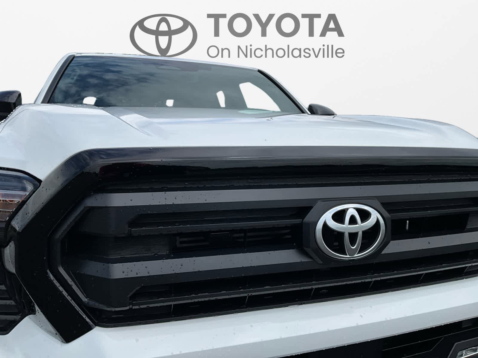 Used 2025 Toyota Tacoma SR5 w/ SR5 Upgrade Package AWD/4WD image 18