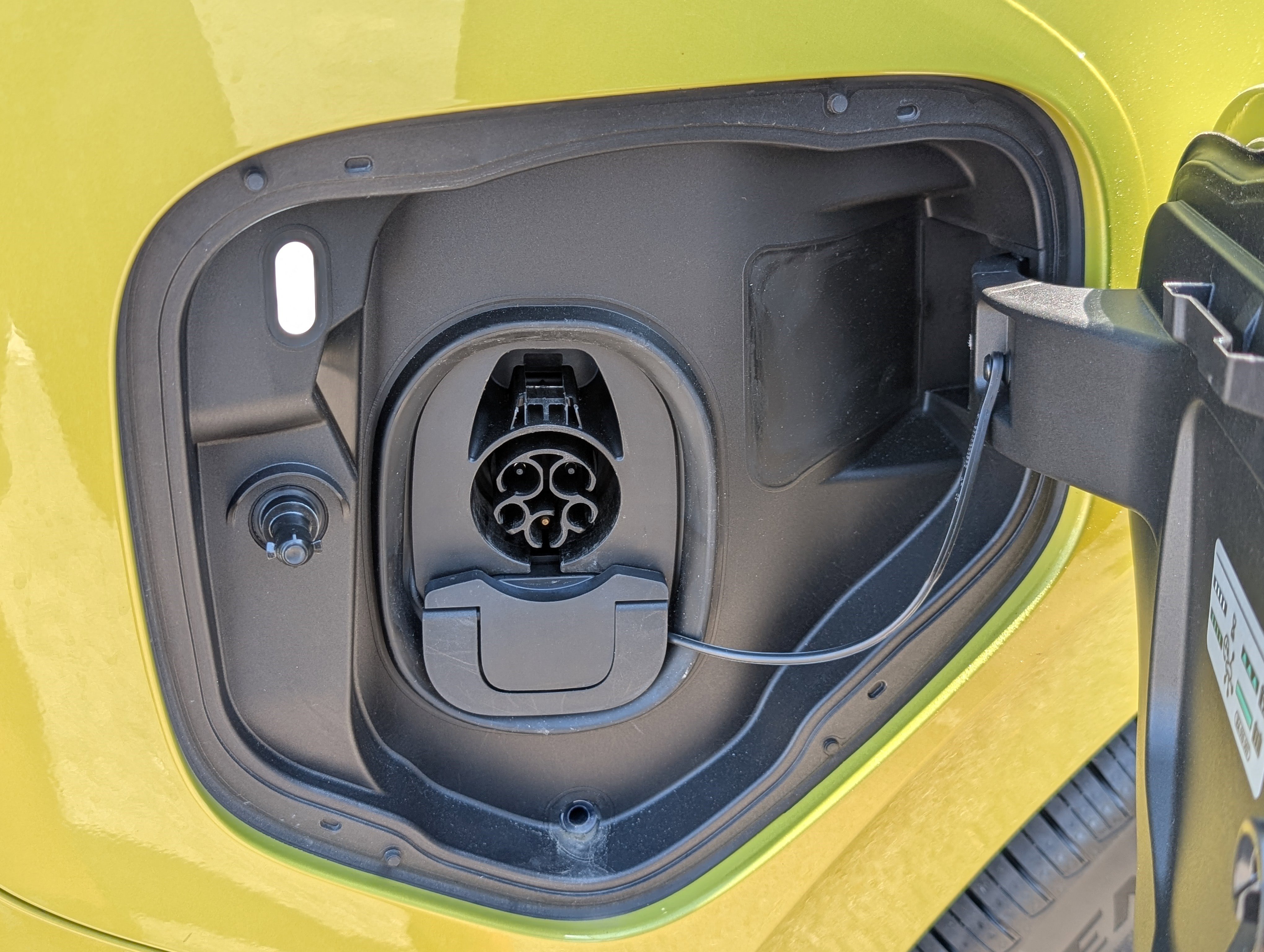 Used 2025 Volkswagen ID. Buzz Pro S Plus RWD image 41