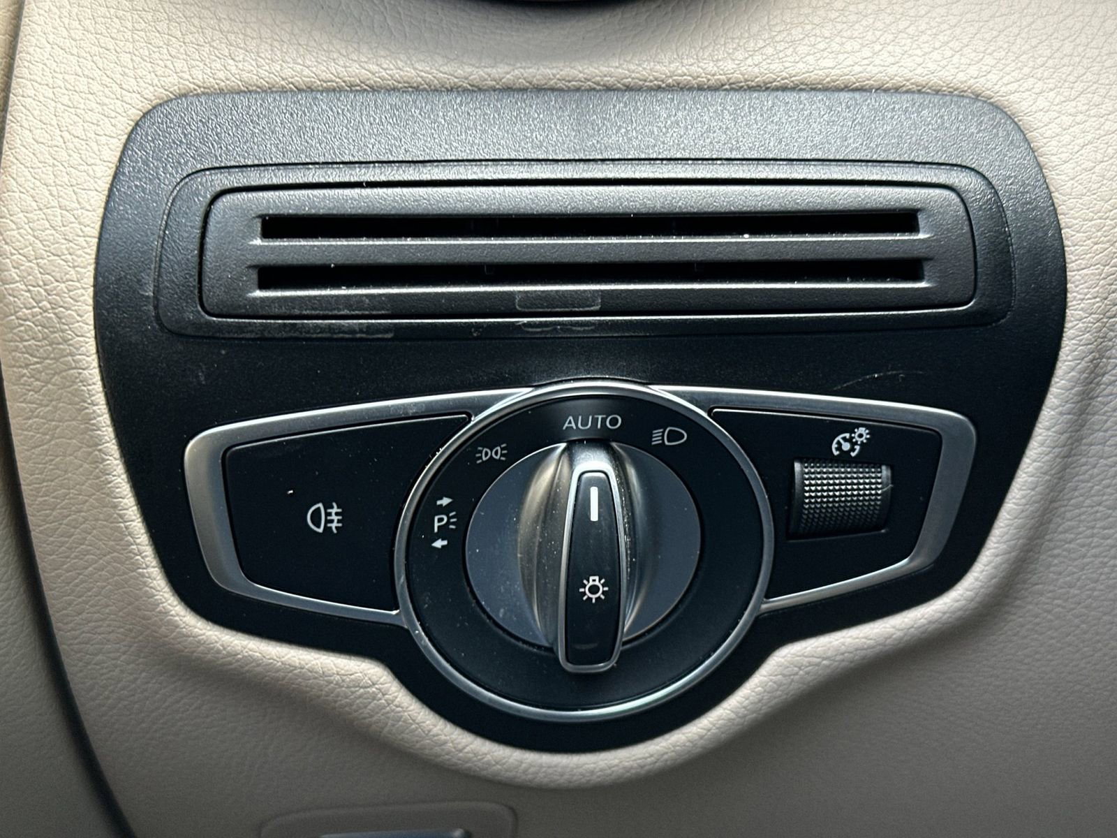 Certified 2022 Mercedes-Benz GLC 300 image 30