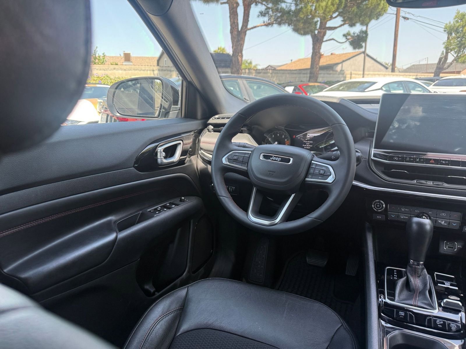 Used 2025 Jeep Compass Trailhawk AWD/4WD image 30