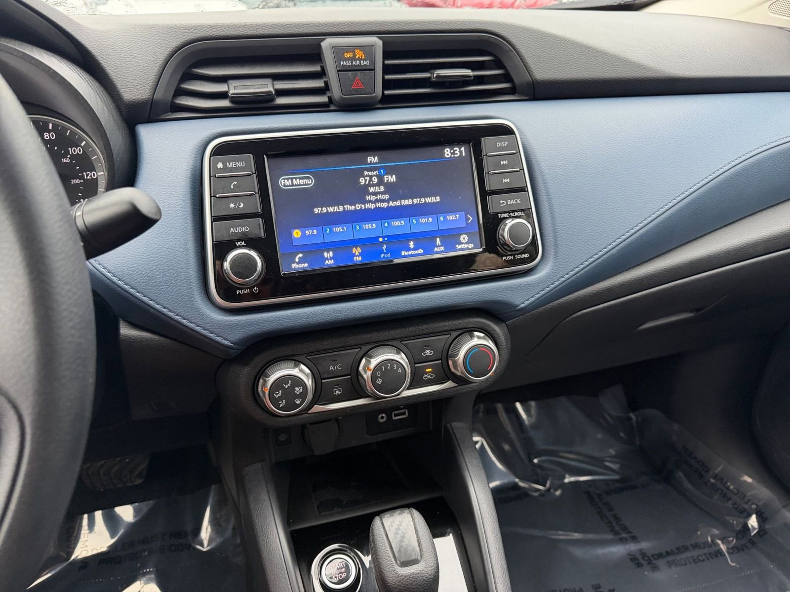 Used 2025 Nissan Versa SV FWD image 20