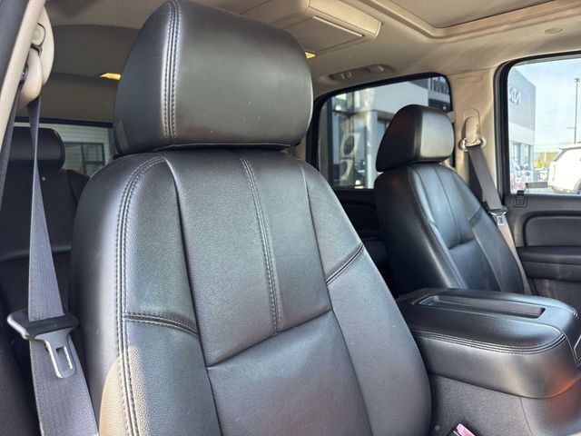 Used 2007 Chevrolet Tahoe LTZ w/ LTZ Preferred Equipment Group AWD/4WD image 26