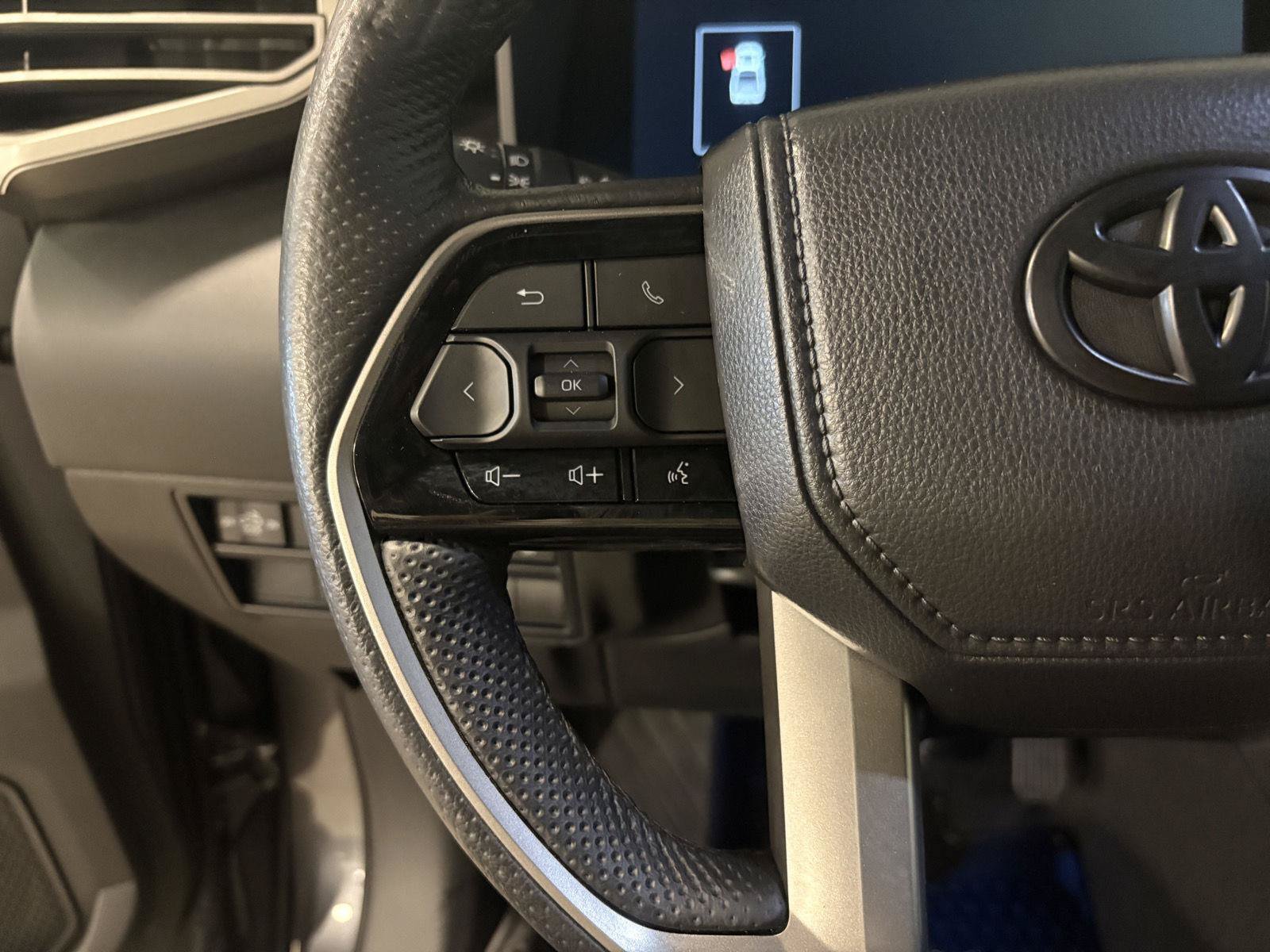 Used 2024 Toyota Tundra Limited AWD/4WD image 18