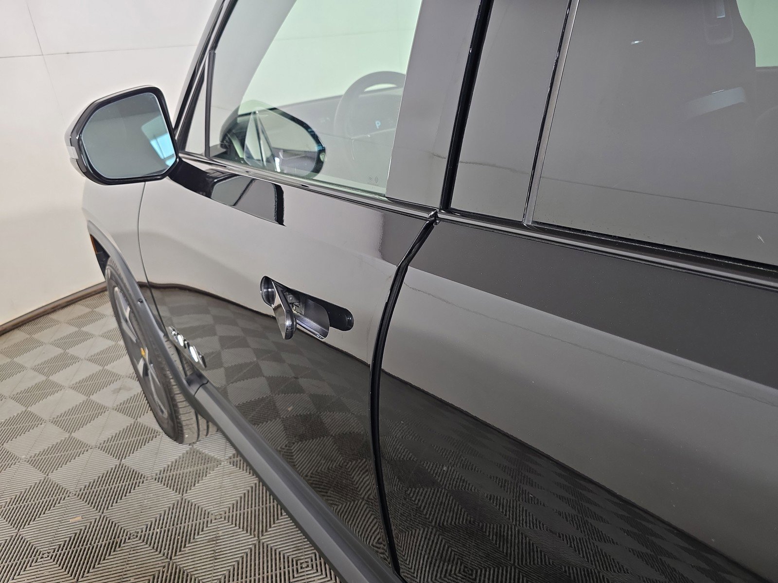 Used 2024 Rivian R1T Adventure AWD/4WD image 33