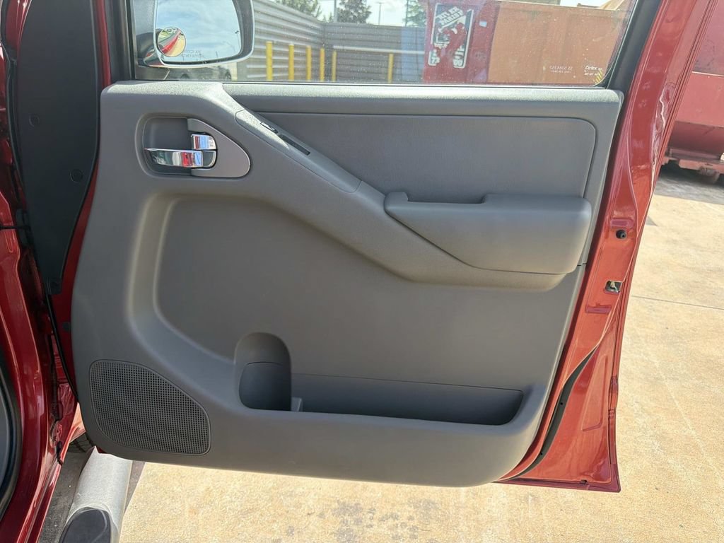 Used 2013 Nissan Frontier SL RWD image 14
