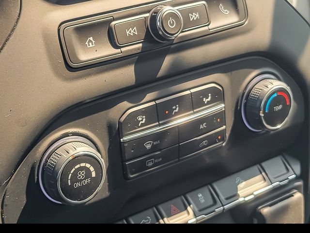 Used 2024 Chevrolet Silverado 1500 Custom Trail Boss w/ Turbomax Blackout Package AWD/4WD image 11
