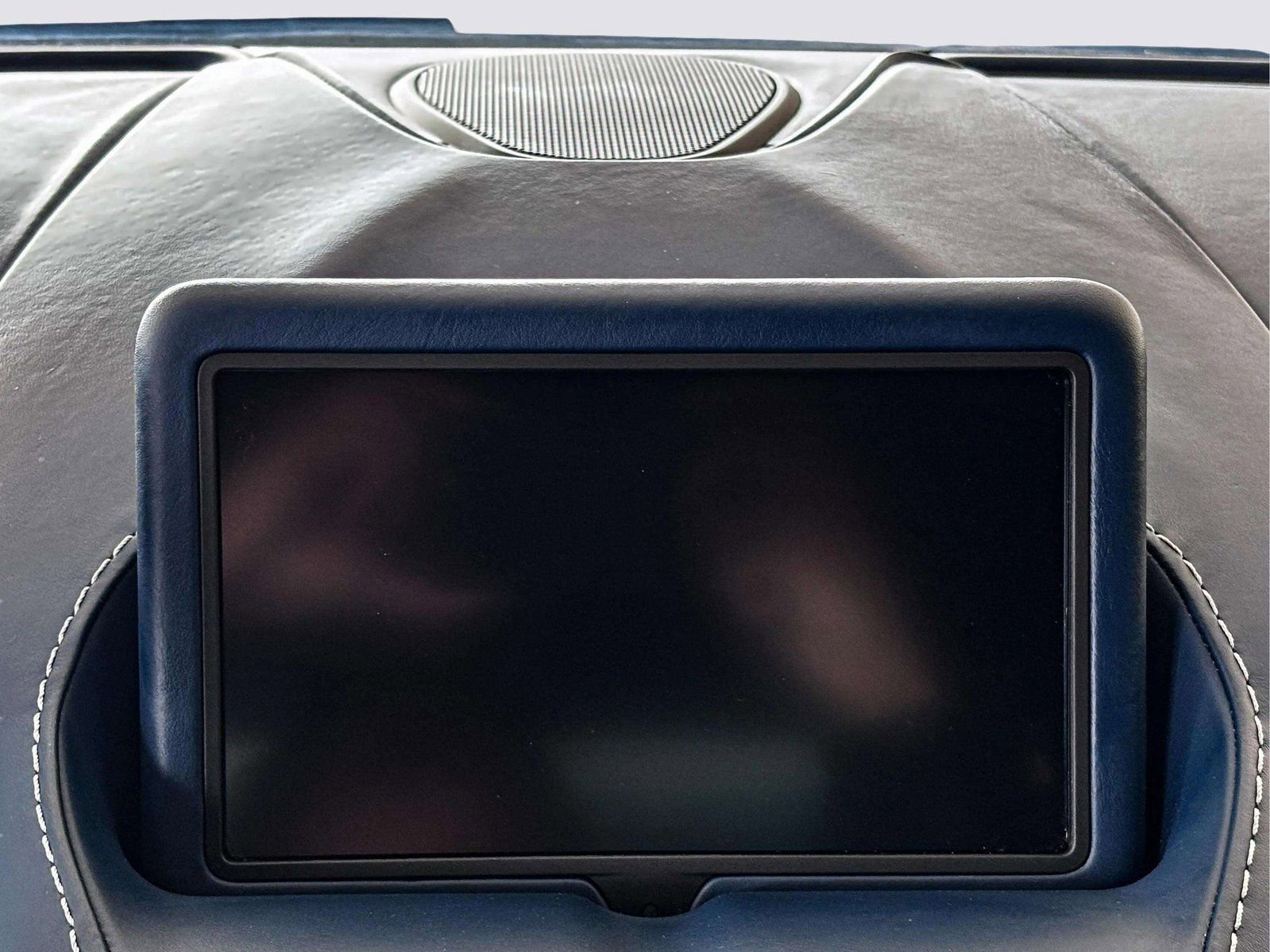 Used 2023 Aston Martin V8 Vantage Roadster image 29