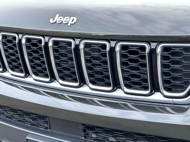 Used 2022 Jeep Grand Cherokee L Limited image 6