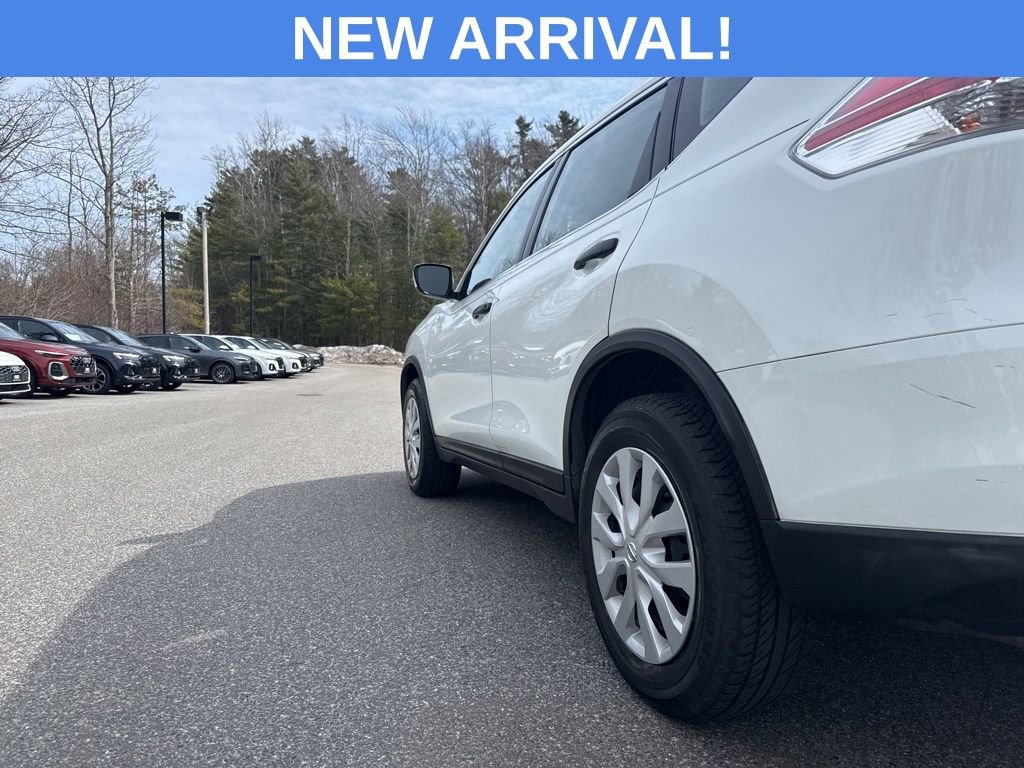 Used 2016 Nissan Rogue S image 9