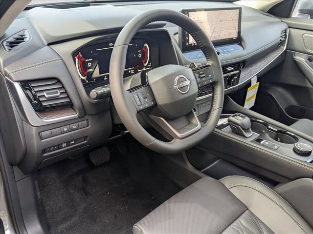 New 2026 Nissan Rogue Platinum image 3