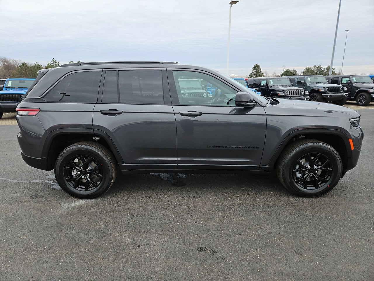 New 2026 Jeep Grand Cherokee Altitude AWD/4WD image 8