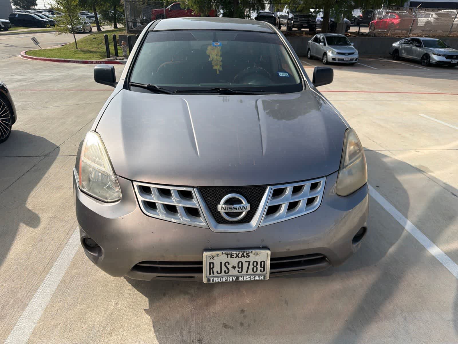 Used 2015 Nissan Rogue S FWD image 2