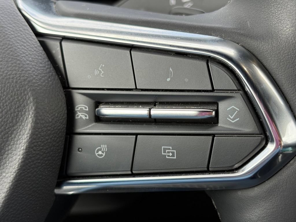 Used 2025 Chevrolet Equinox LT w/ Safety and Technology Package AWD/4WD image 12