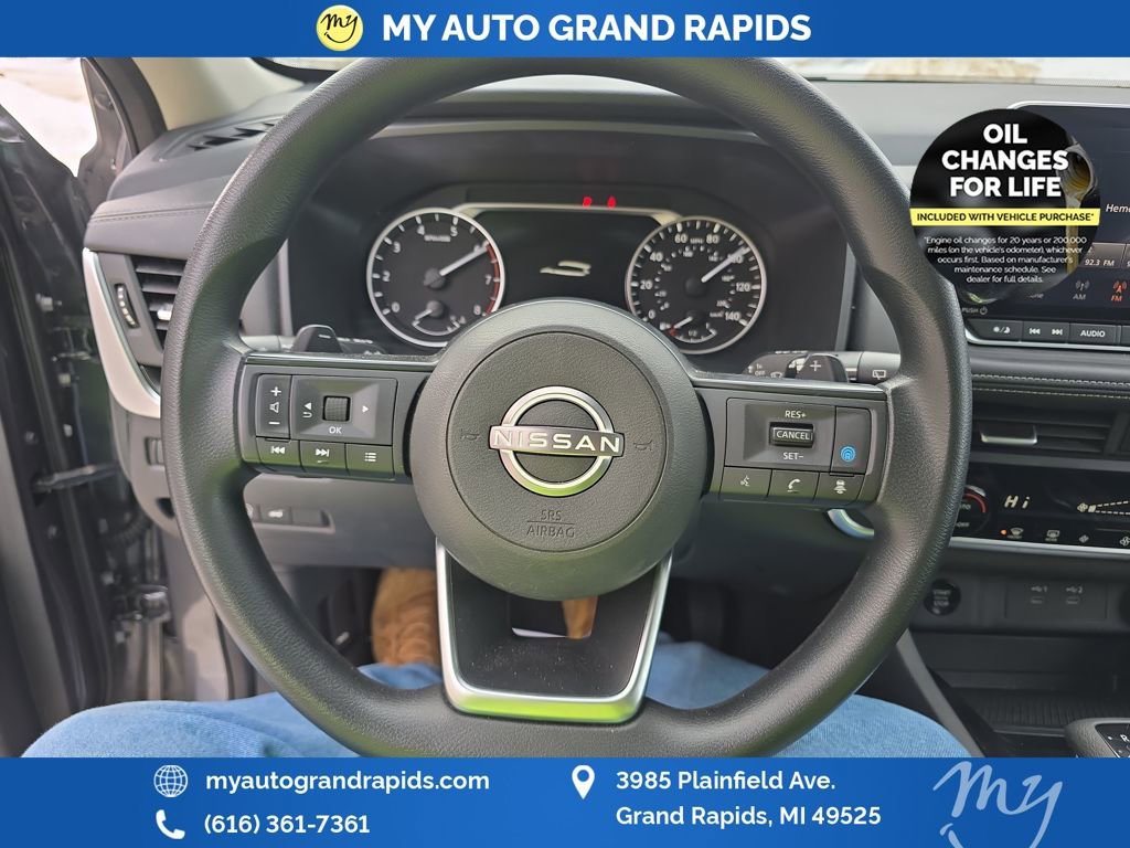 Used 2024 Nissan Rogue SV image 14