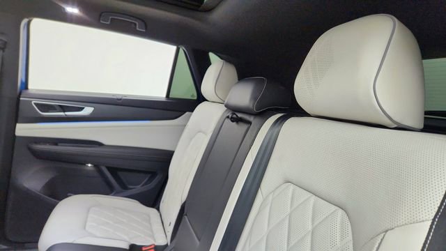 Used 2025 Volkswagen Atlas Cross Sport SEL Premium R-Line AWD/4WD image 29