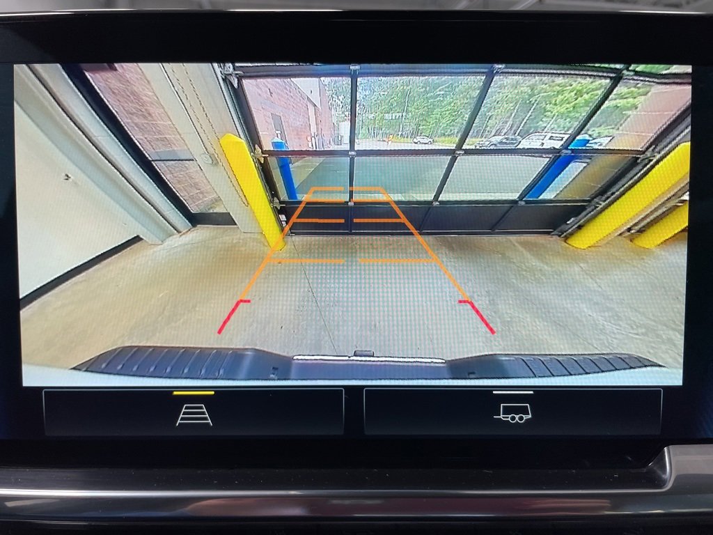 Used 2025 Chevrolet Silverado 2500 LT image 42