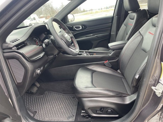 Used 2024 Jeep Compass Trailhawk w/ Trailhawk Convenience Group image 8