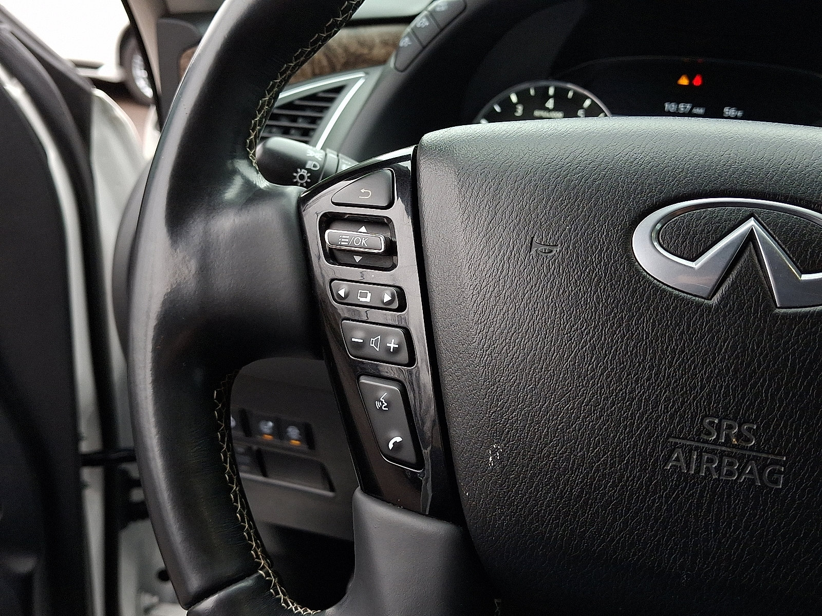 Used 2021 INFINITI QX80 Premium Select w/ All-Season Package image 22