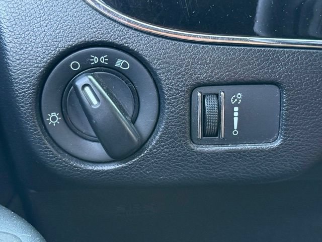 Used 2017 Dodge Grand Caravan SE FWD image 32