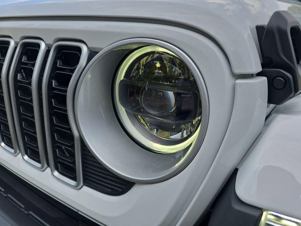 New 2025 Jeep Wrangler Sahara image 30