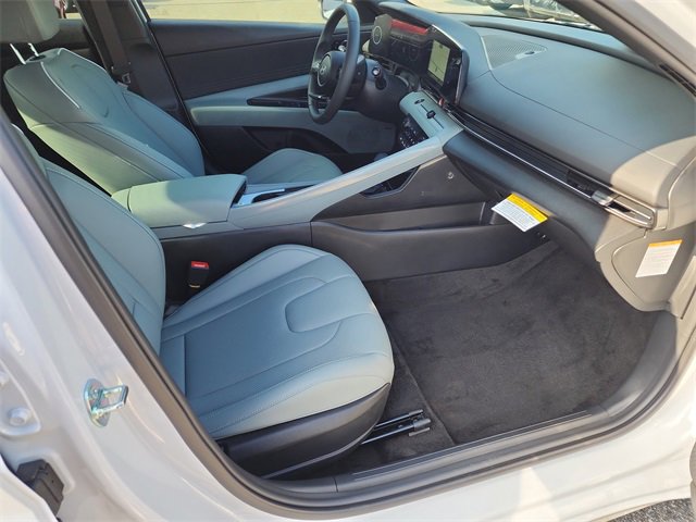New 2025 Hyundai Elantra Limited image 9