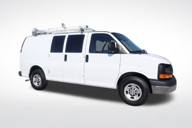 Used 2014 Chevrolet Express 2500 w/ Cold Climate Package image 12