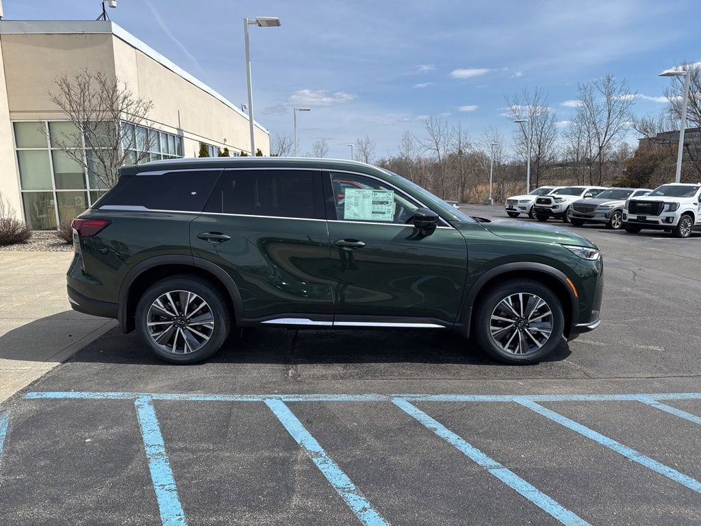 New 2026 INFINITI QX60 Luxe image 2