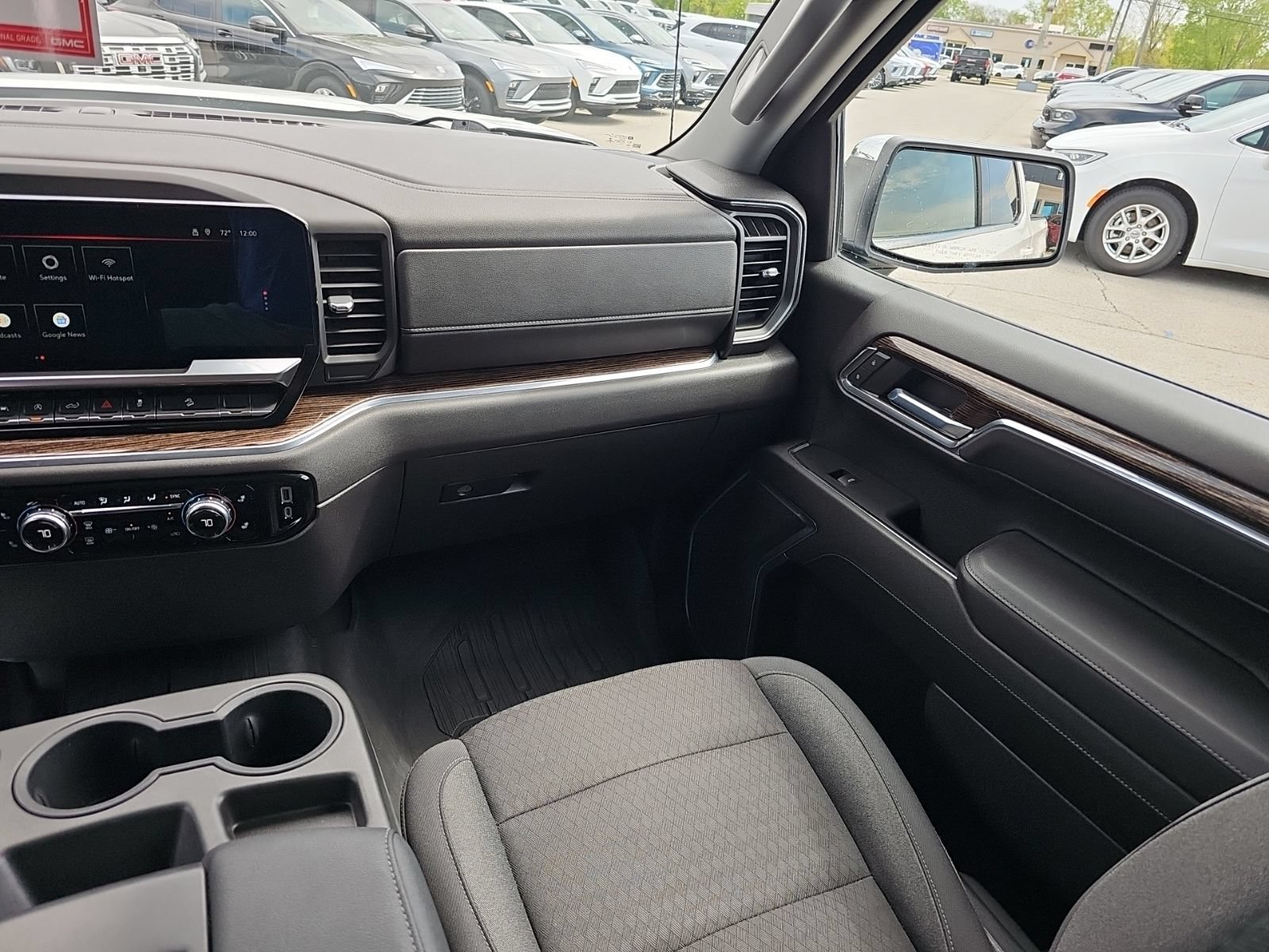 Used 2023 GMC Sierra 1500 SLE w/ Preferred Package AWD/4WD image 31
