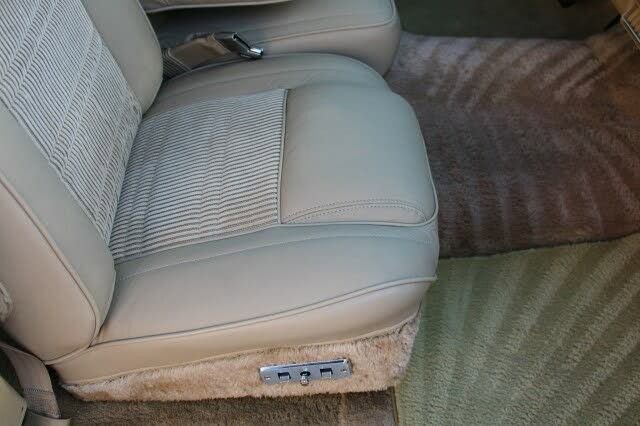 Used 1990 Jeep Grand Wagoneer image 69