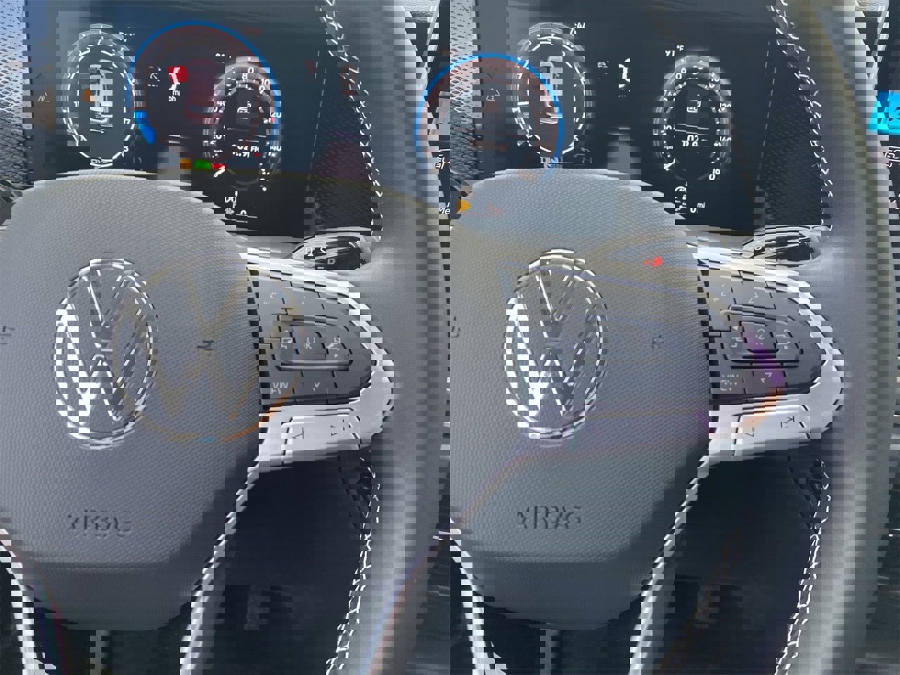 New 2025 Volkswagen Tiguan SE image 20