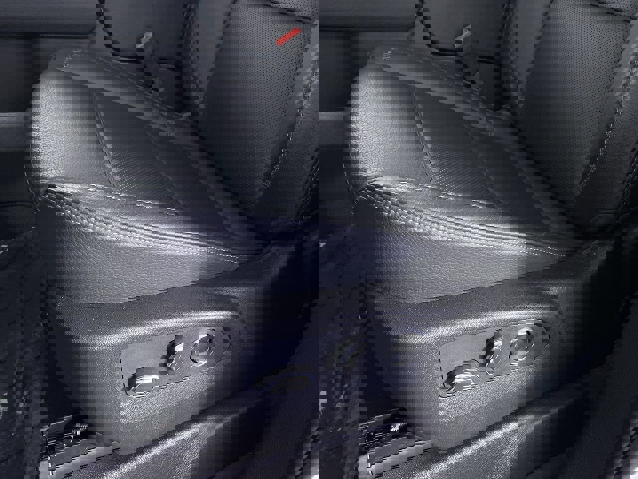 Used 2024 GMC Yukon XL Denali w/ Max Trailering Package image 9