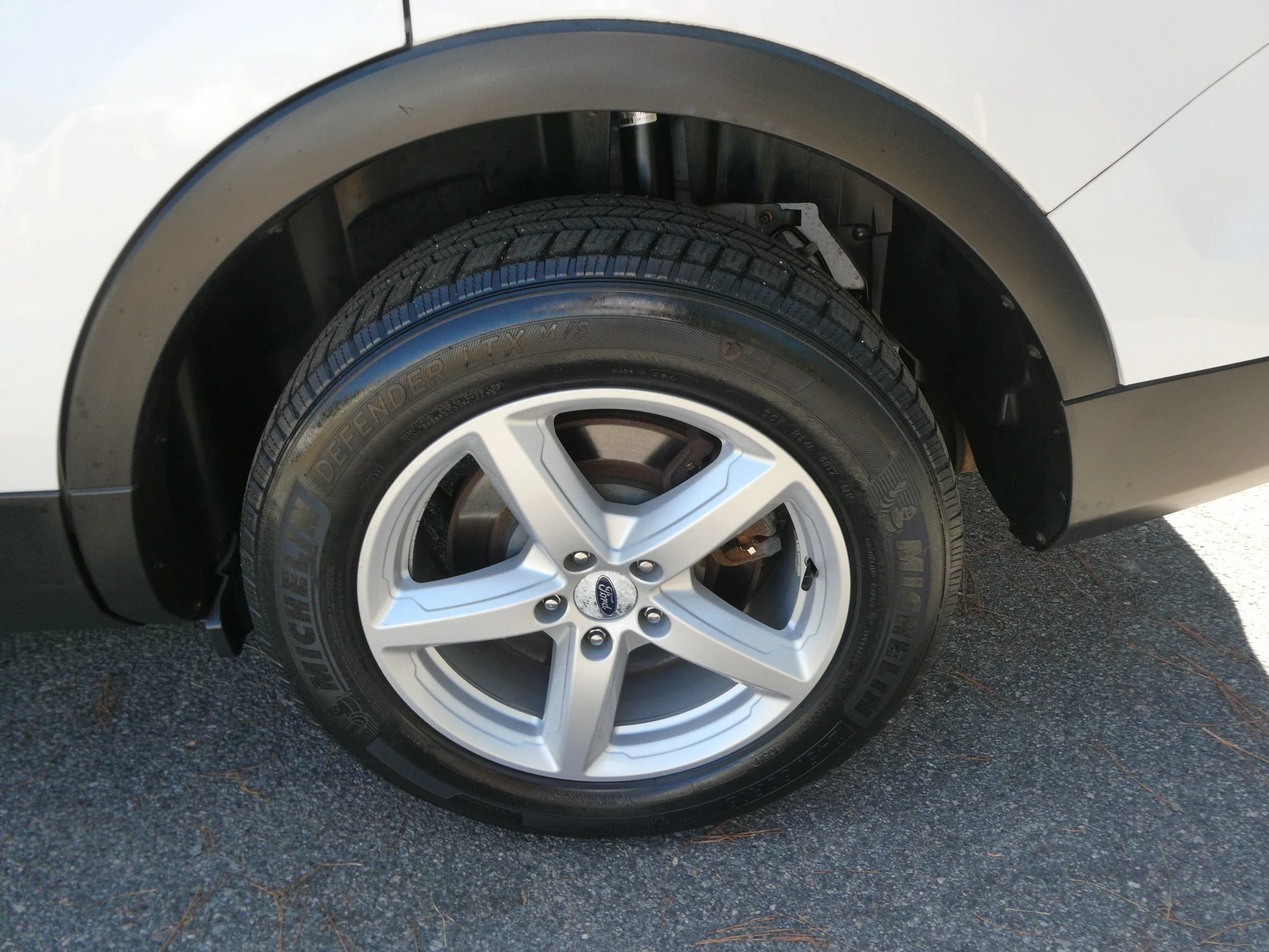 Used 2016 Ford Explorer XLT w/ Equipment Group 202A AWD/4WD image 34
