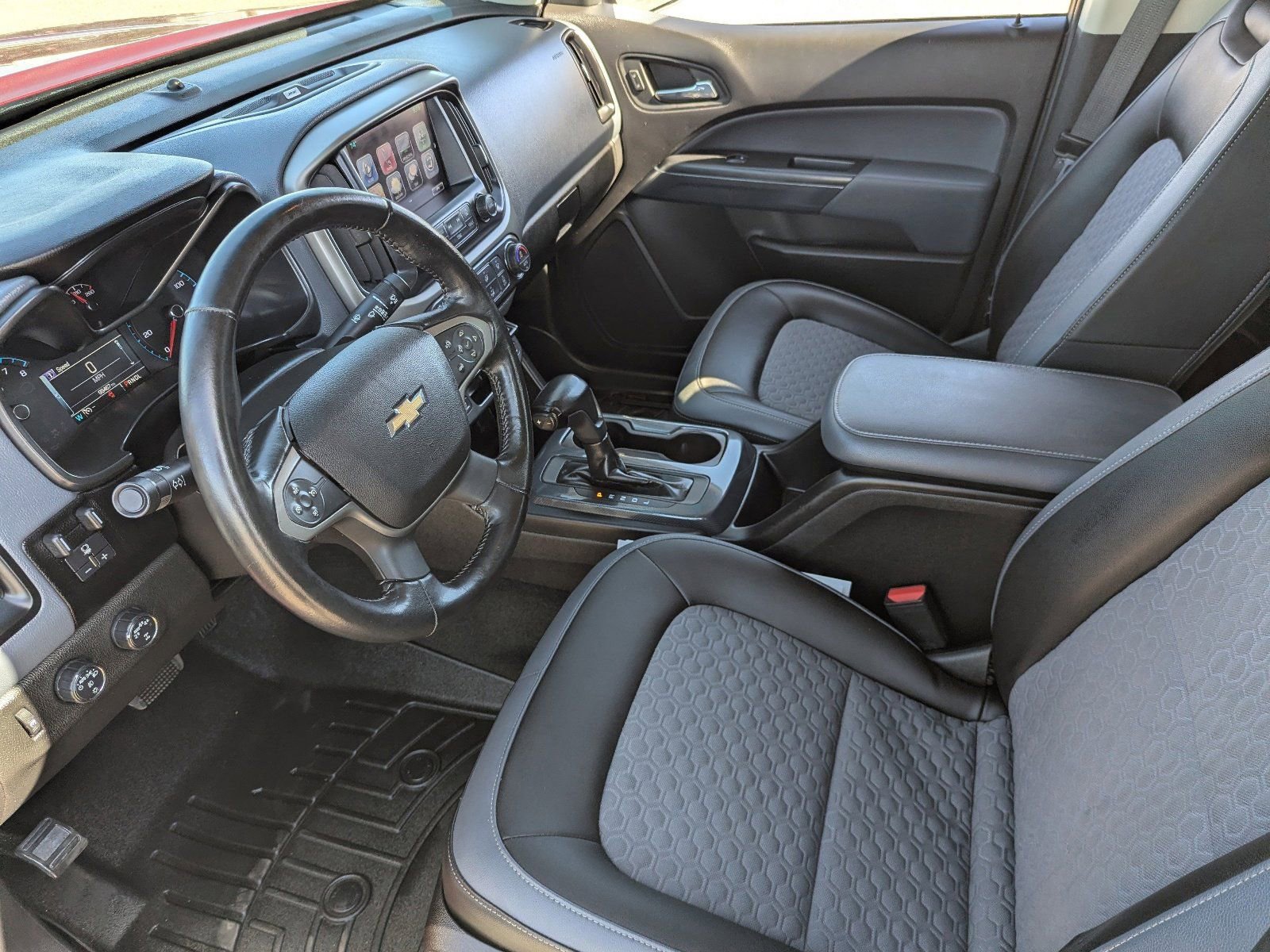 Used 2017 Chevrolet Colorado Z71 AWD/4WD image 18