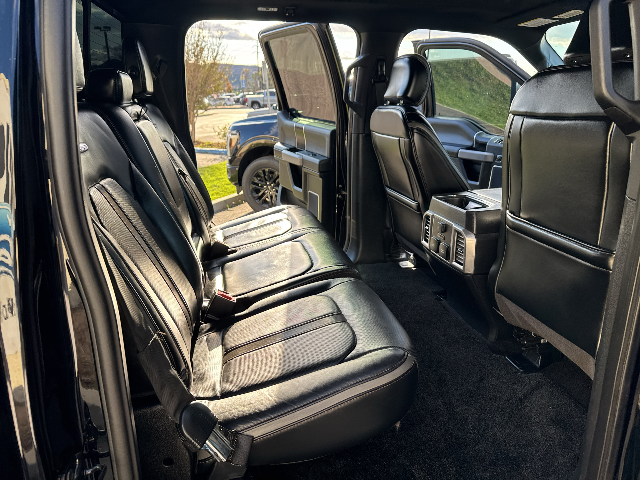 Used 2018 Ford F150 Platinum w/ Equipment Group 701A Luxury RWD image 21