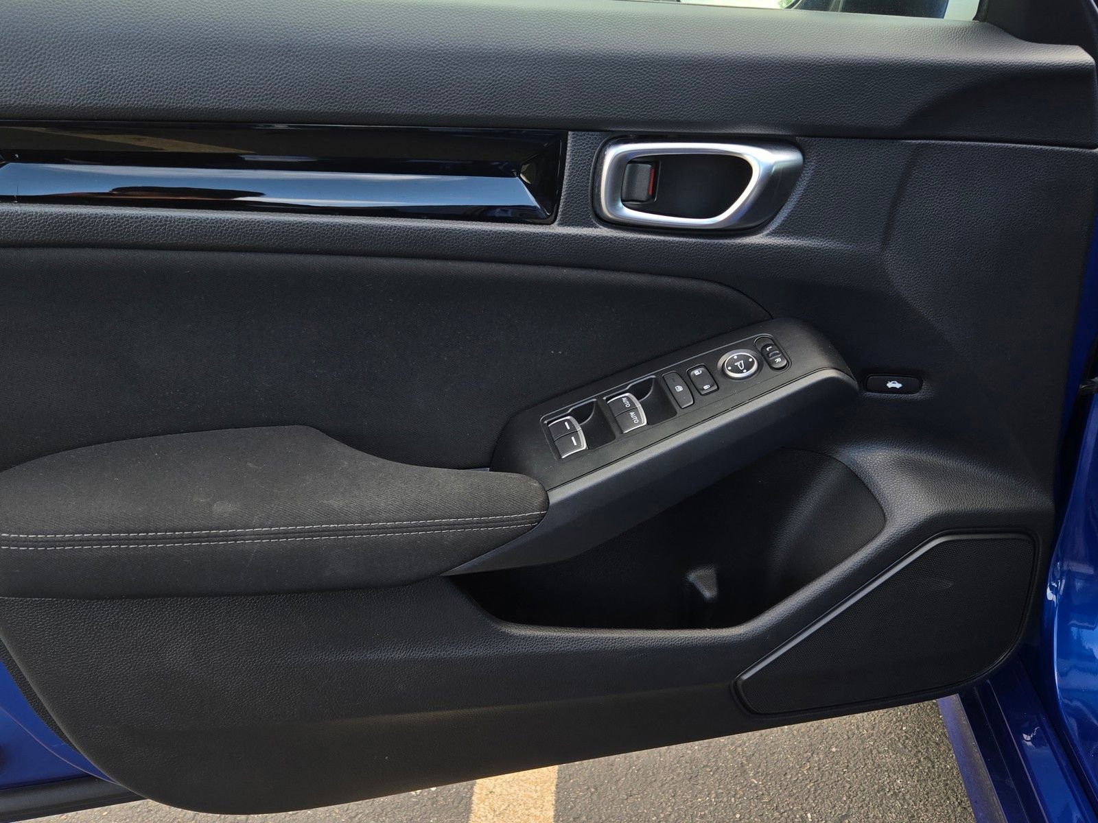 Used 2022 Honda Civic EX image 9