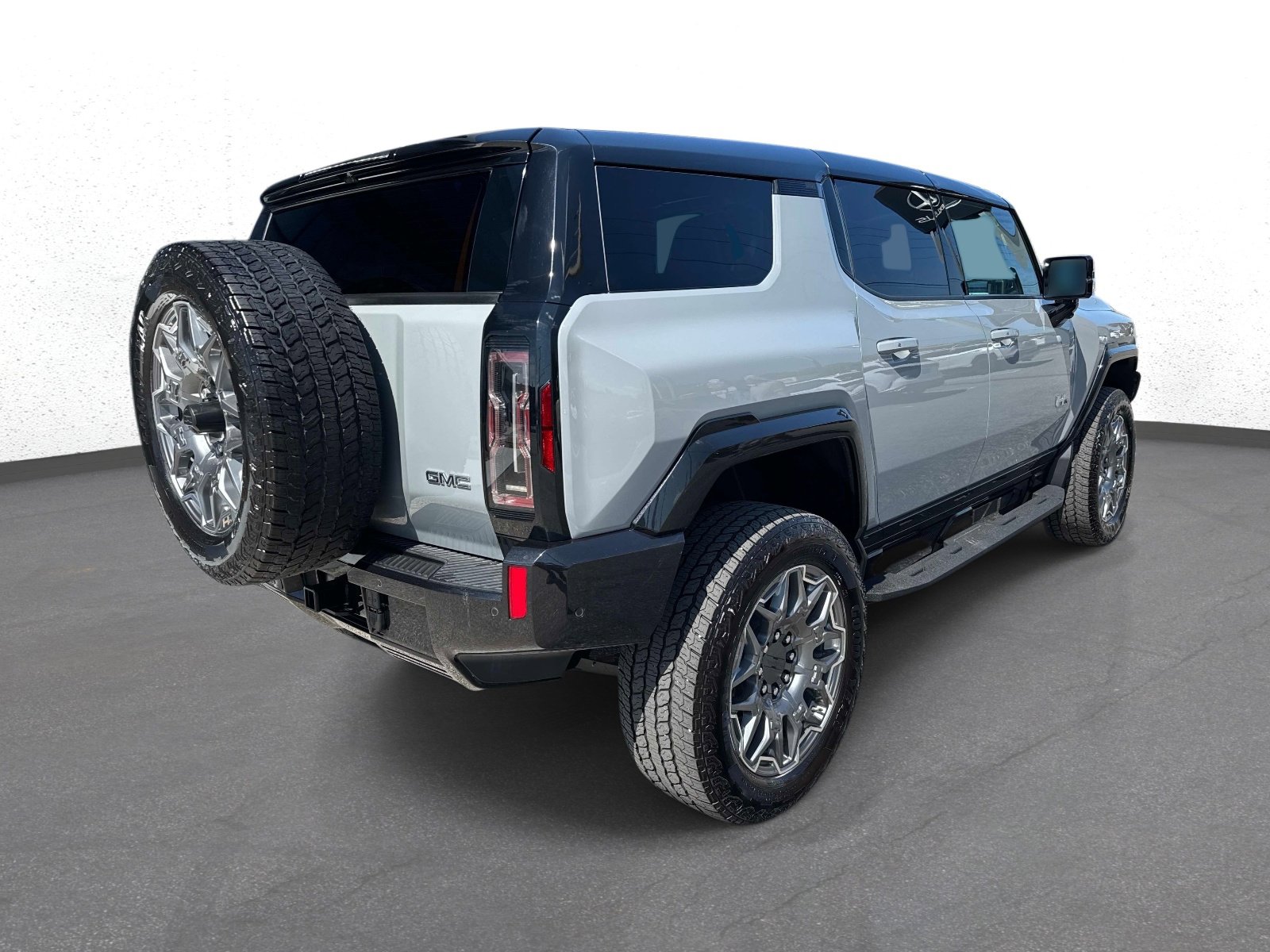 Used 2025 GMC Hummer EV 3X AWD/4WD image 3