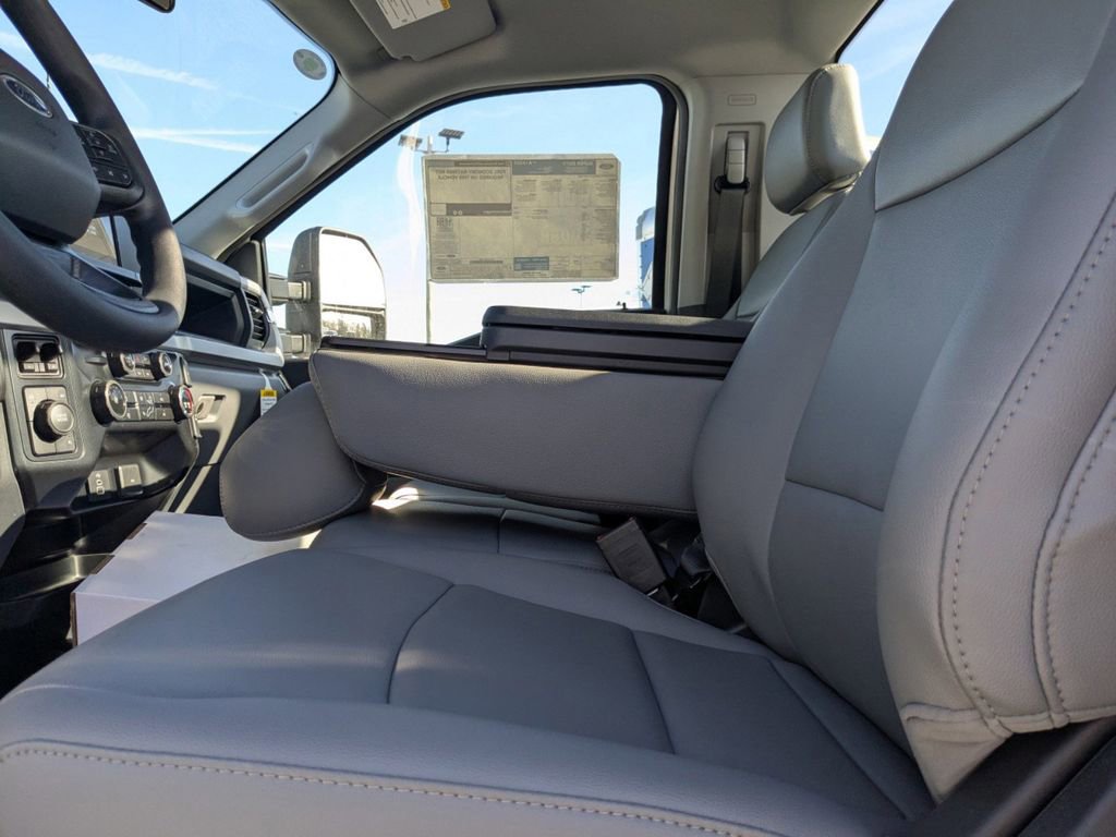 New 2025 Ford F600 4x4 Regular Cab Super Duty w/ XL Chrome Package image 17