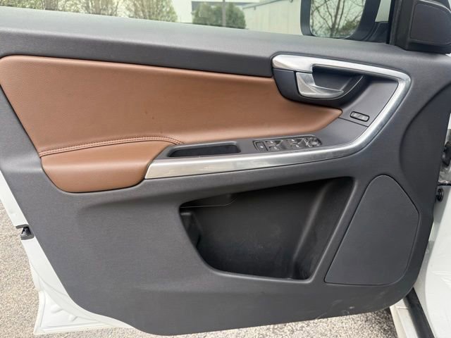 Used 2016 Volvo XC60 T6 Platinum AWD/4WD image 10
