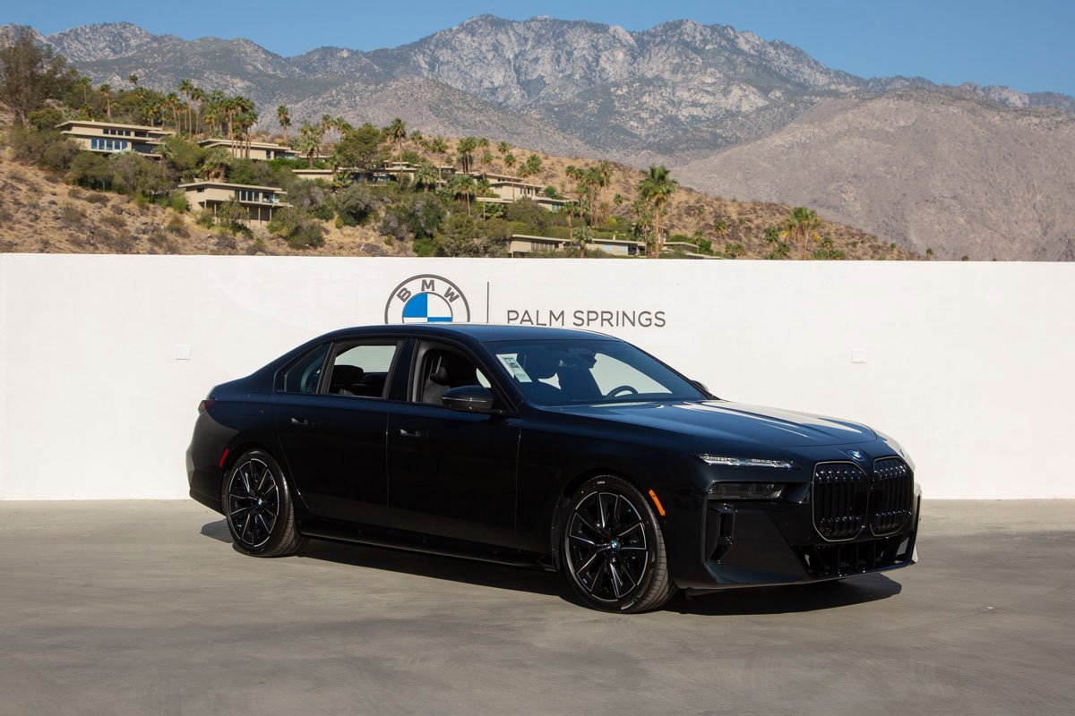 New 2025 BMW 750e xDrive w/ Executive Package