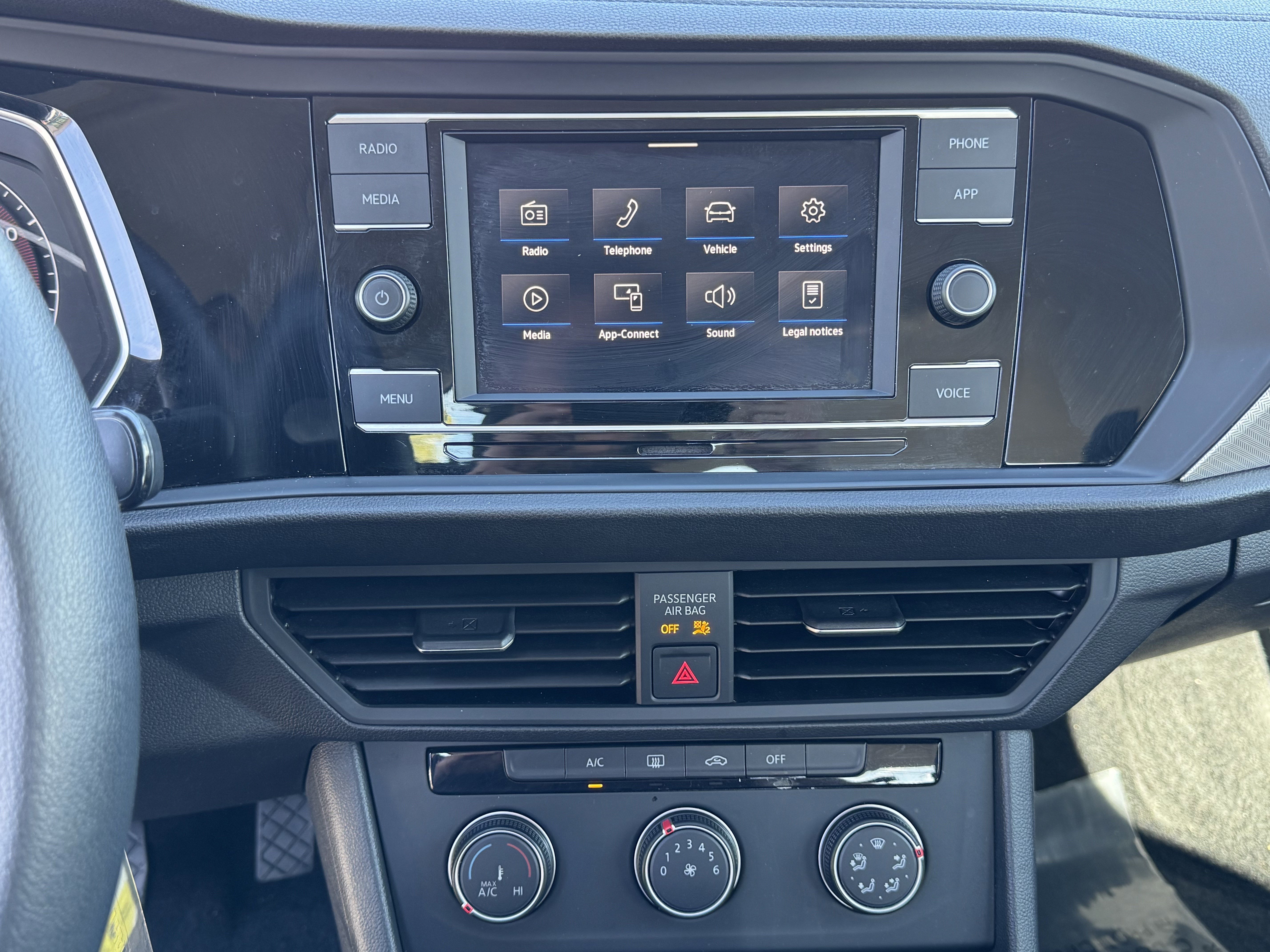 Used 2020 Volkswagen Jetta S w/ Driver Assistance Package image 24