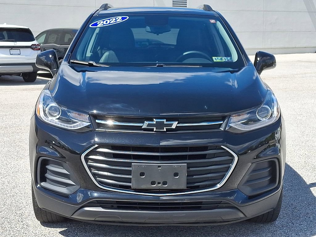 Used 2022 Chevrolet Trax LT w/ Midnight Edition image 5