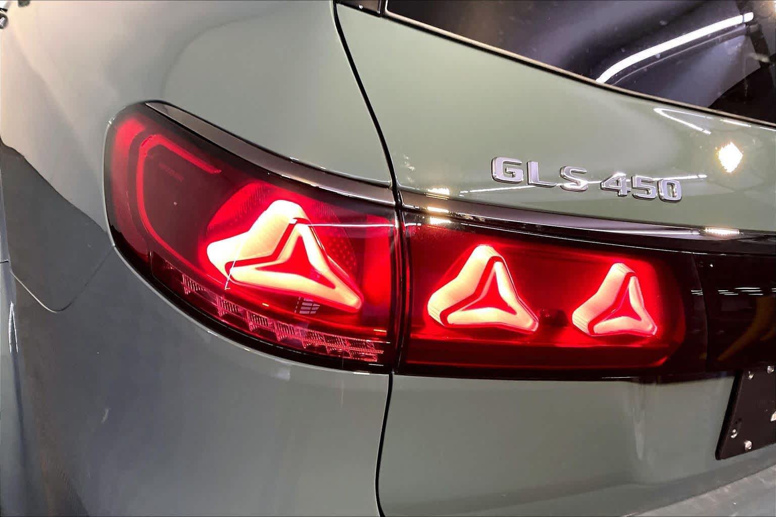 New 2027 Mercedes-Benz GLS 450 4MATIC image 5