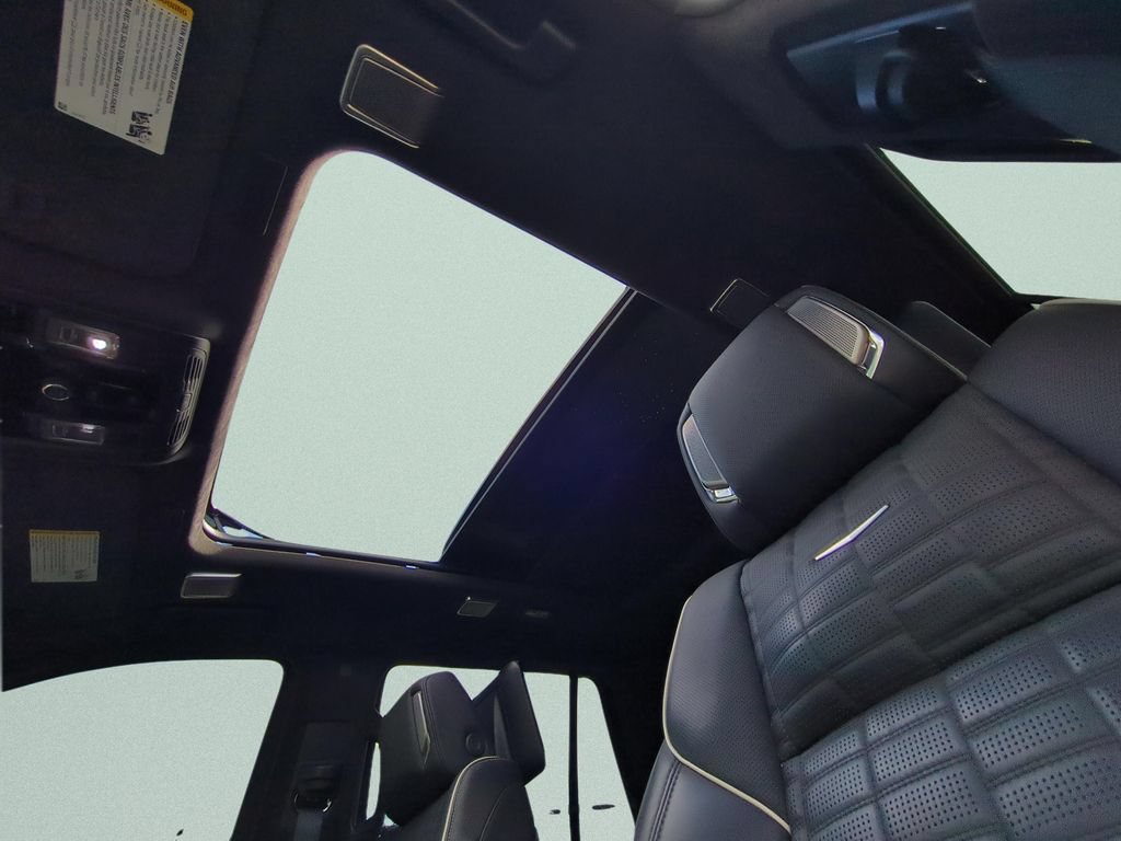 Used 2025 Cadillac Escalade Sport Platinum w/ LPO, Floor Liner Package AWD/4WD image 17