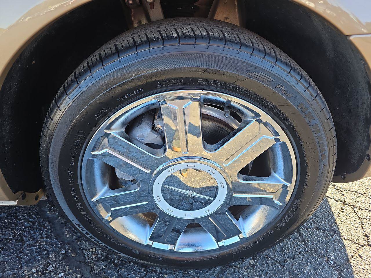 Used 2005 Ford Thunderbird RWD image 16