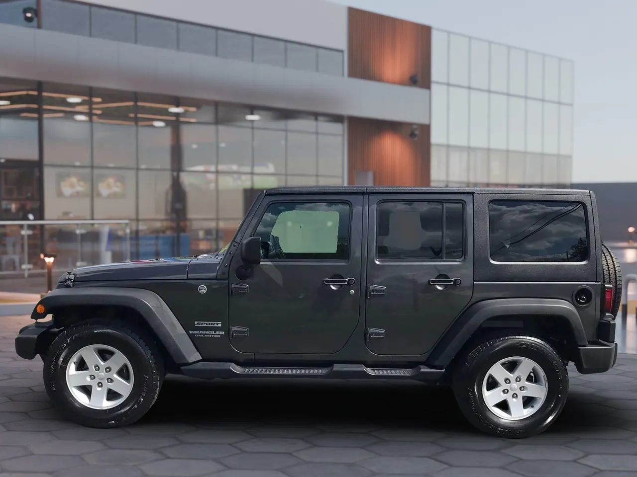 Used 2017 Jeep Wrangler Unlimited Sport w/ Quick Order Package 24S AWD/4WD image 4